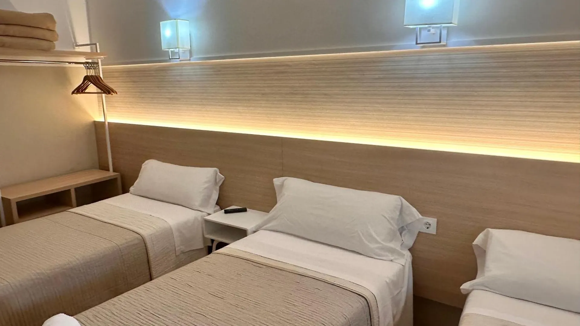 Fonda Can Setmanes Guest House Blanes