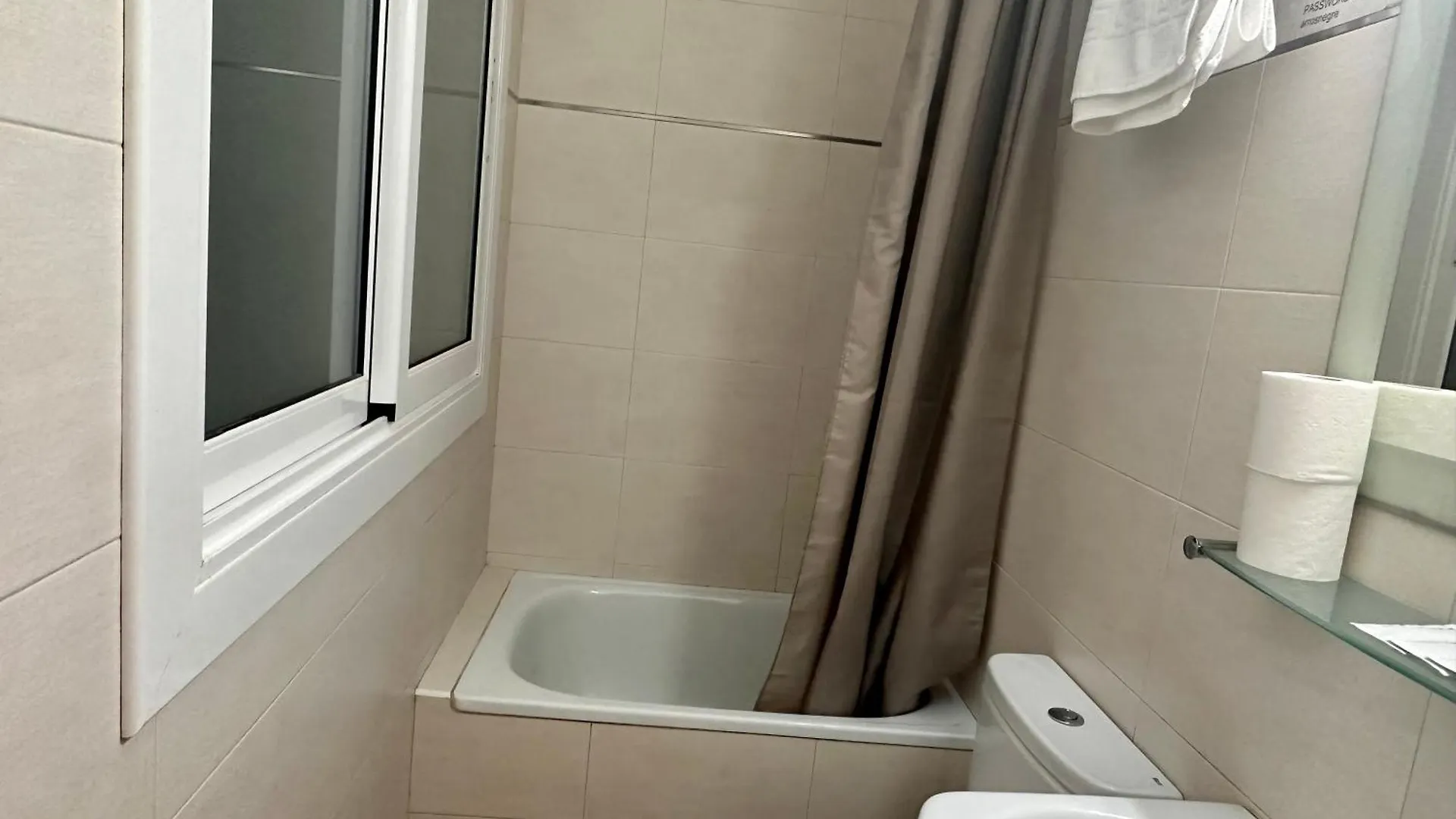 Fonda Can Setmanes Guest House Blanes