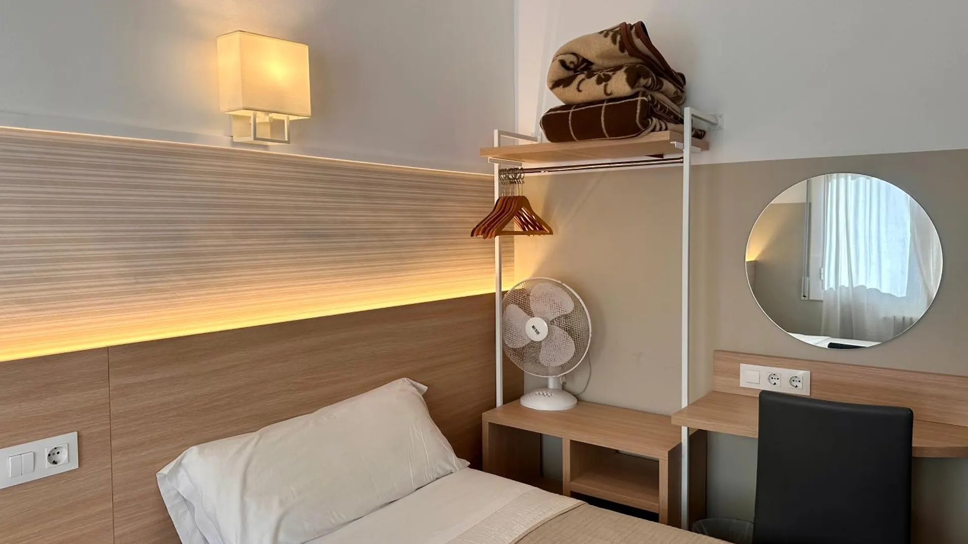 Fonda Can Setmanes Guest House Blanes 2*,  Spain