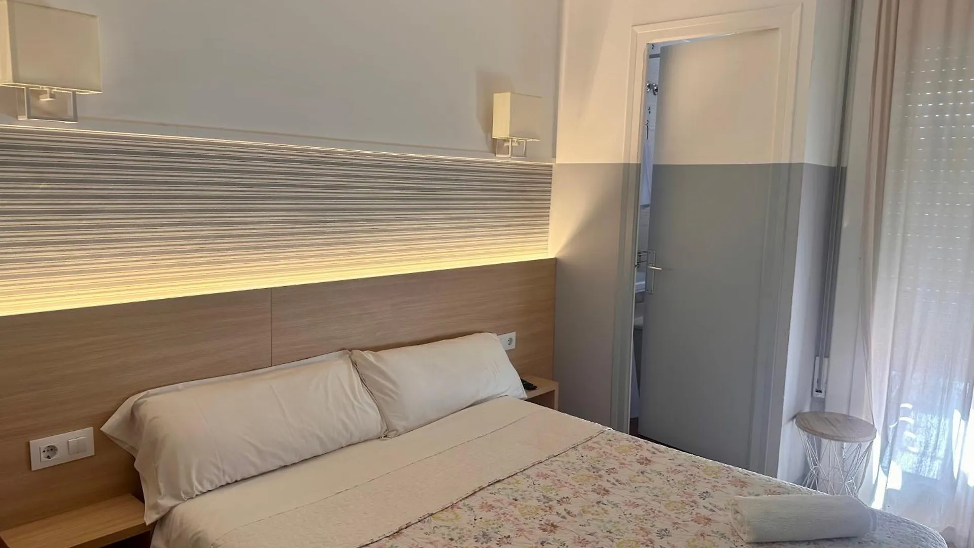 Fonda Can Setmanes Guest House Blanes 2*,