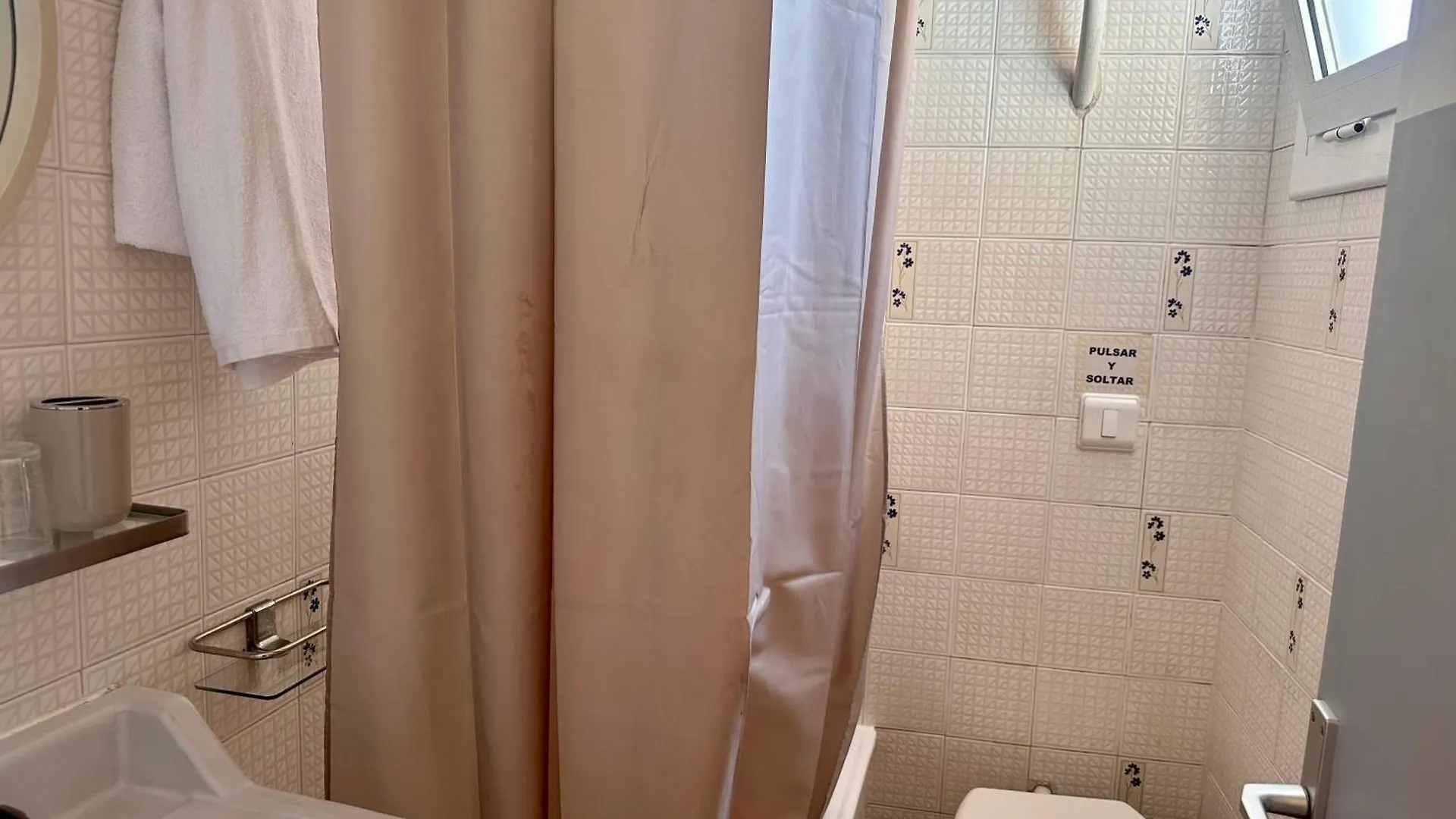 Fonda Can Setmanes Guest House Blanes