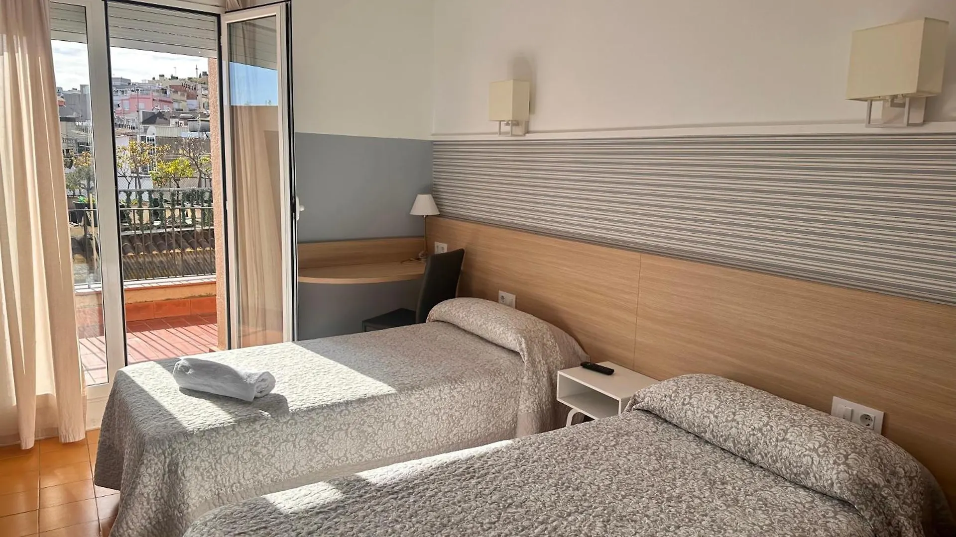 Fonda Can Setmanes Guest House Blanes