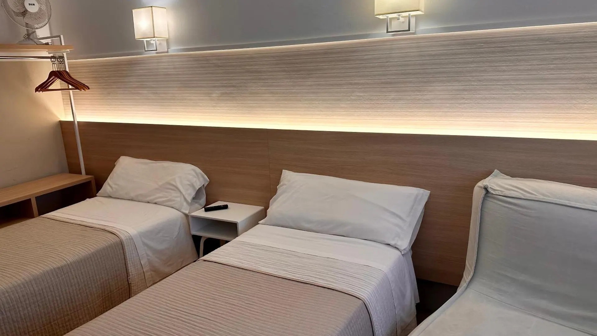 Fonda Can Setmanes Guest House Blanes