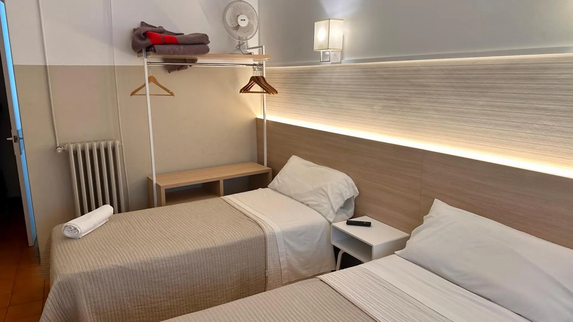 Fonda Can Setmanes Guest House Blanes