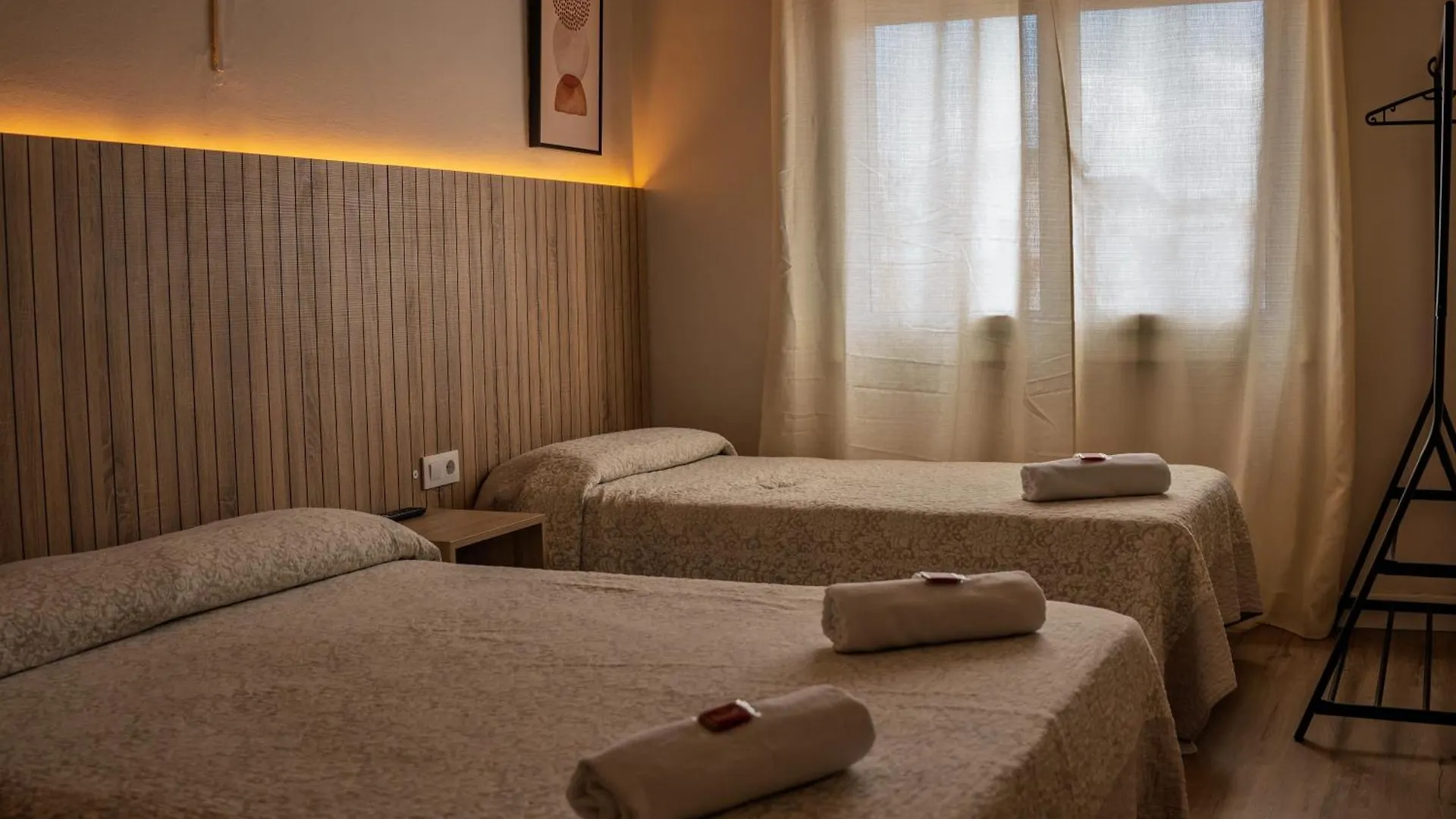 Fonda Can Setmanes Guest House Blanes