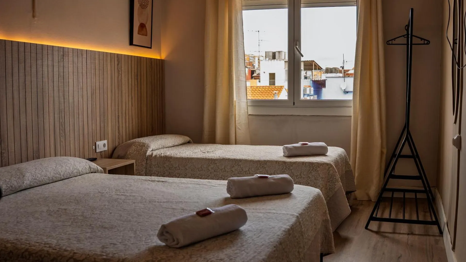 Fonda Can Setmanes Guest House Blanes 2*,