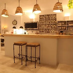 https://hostal-juanita.ibizaislandhotels.net