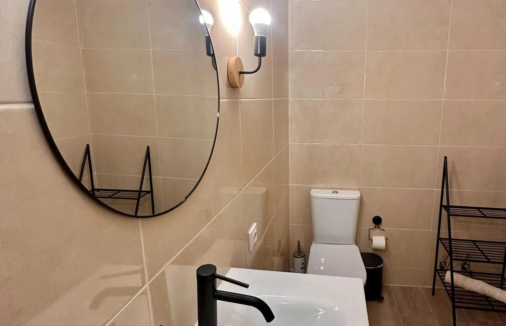 Fonda Can Setmanes Guest House Blanes