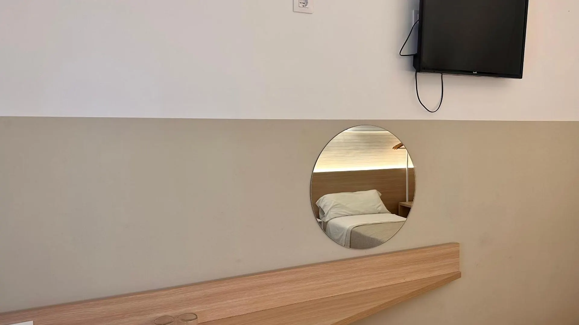 Fonda Can Setmanes Guest House Blanes